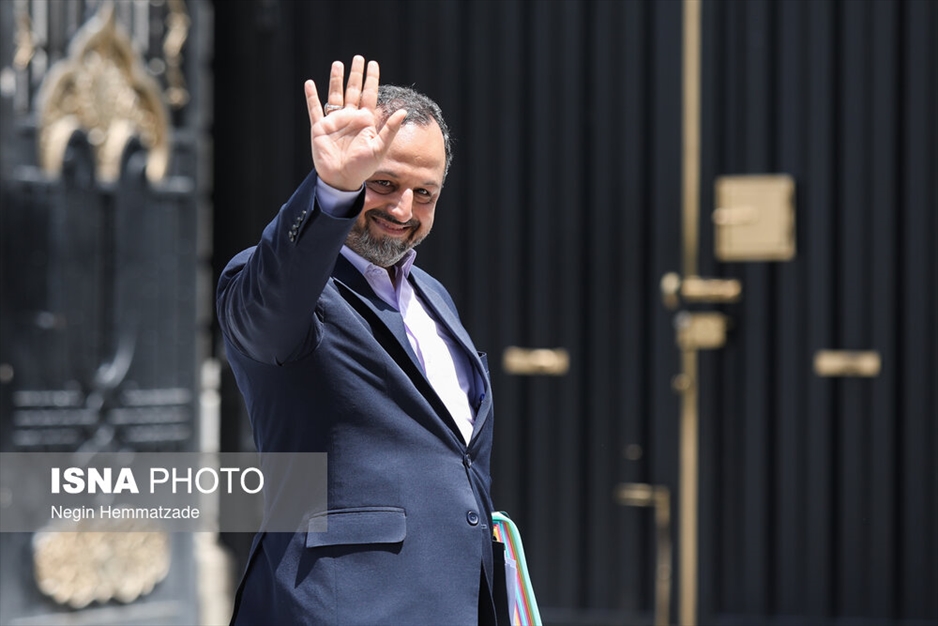 حاشیه جلسه هیات دولت - ۱۳ تیر