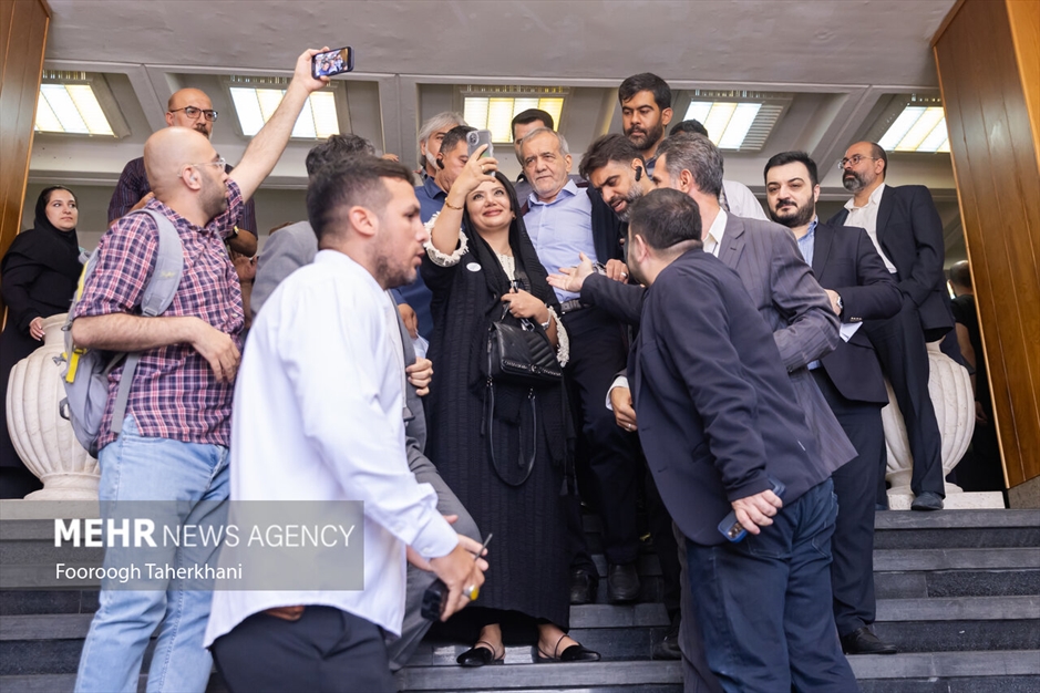 نشست مسعود پزشکیان با اهالی فرهنگ و هنر