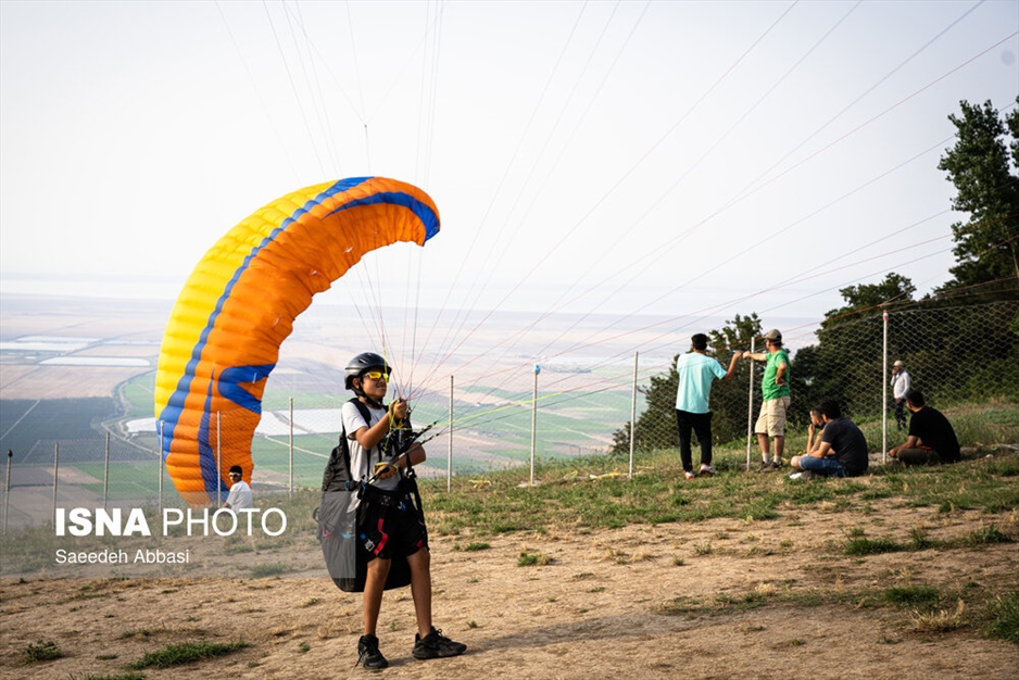 پرواز با پاراگلایدر در مازندران