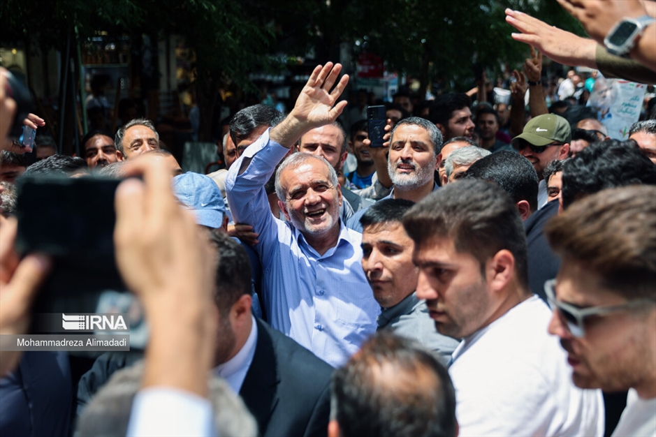 حضور «مسعود پزشکیان» در بازار شوش