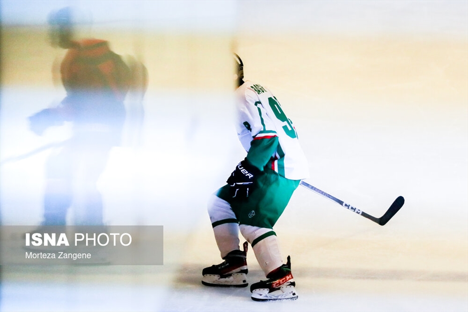 دیدار تیم‌های ملی بزرگسالان و جوانان هاکی روی یخ