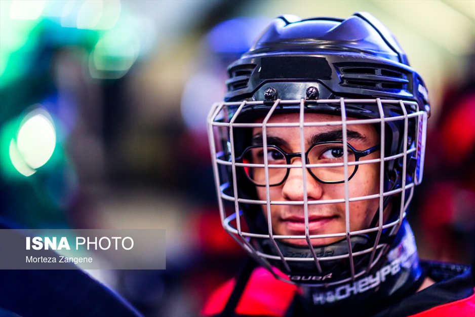 دیدار تیم‌های ملی بزرگسالان و جوانان هاکی روی یخ