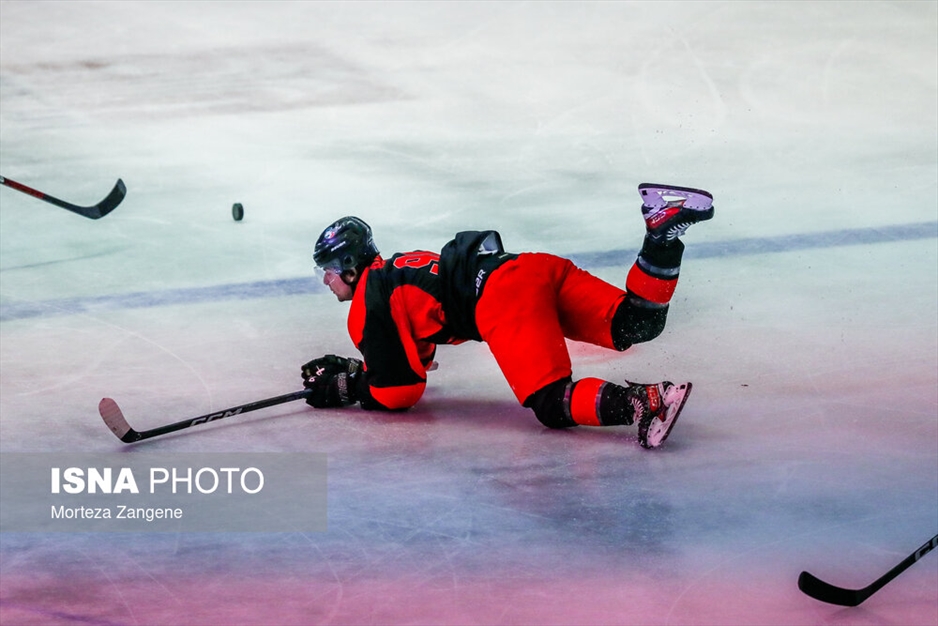 دیدار تیم‌های ملی بزرگسالان و جوانان هاکی روی یخ