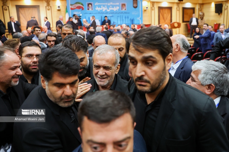 دیدار رئیس جمهور منتخب با فعالان اقتصادی