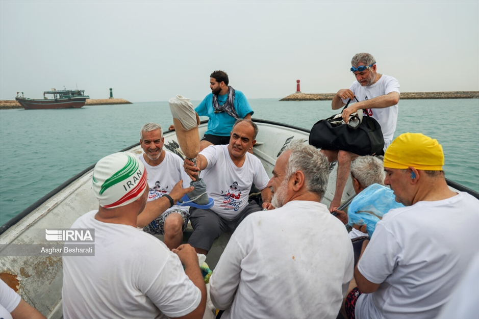 شنای جانبازان در خلیج فارس