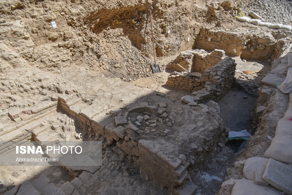 کاوش در گذر کمرزرین اصفهان