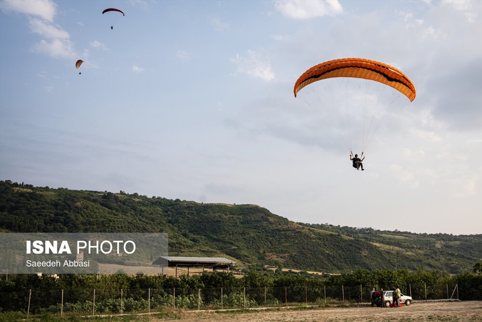پرواز با پاراگلایدر در مازندران