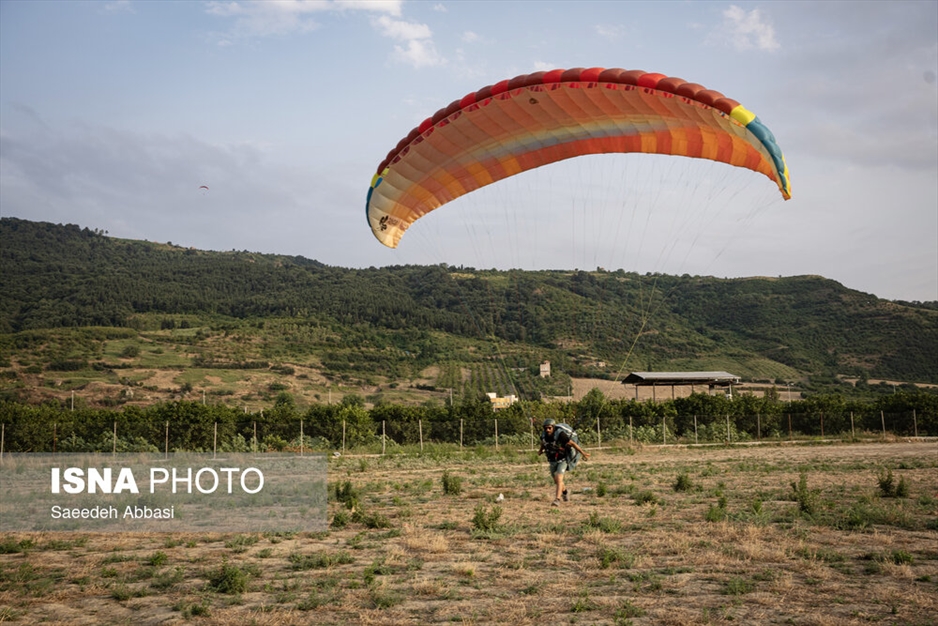 پرواز با پاراگلایدر در مازندران