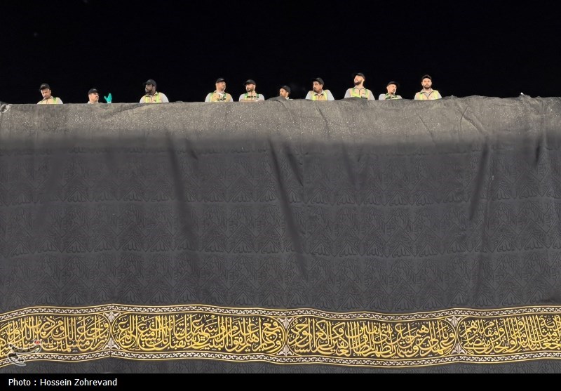 تعویض پرده کعبه