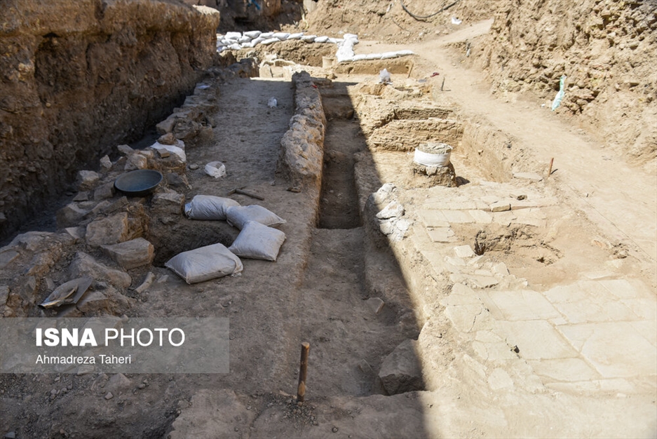 کاوش در گذر کمرزرین اصفهان