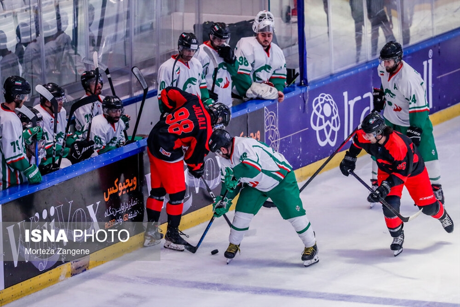 دیدار تیم‌های ملی بزرگسالان و جوانان هاکی روی یخ