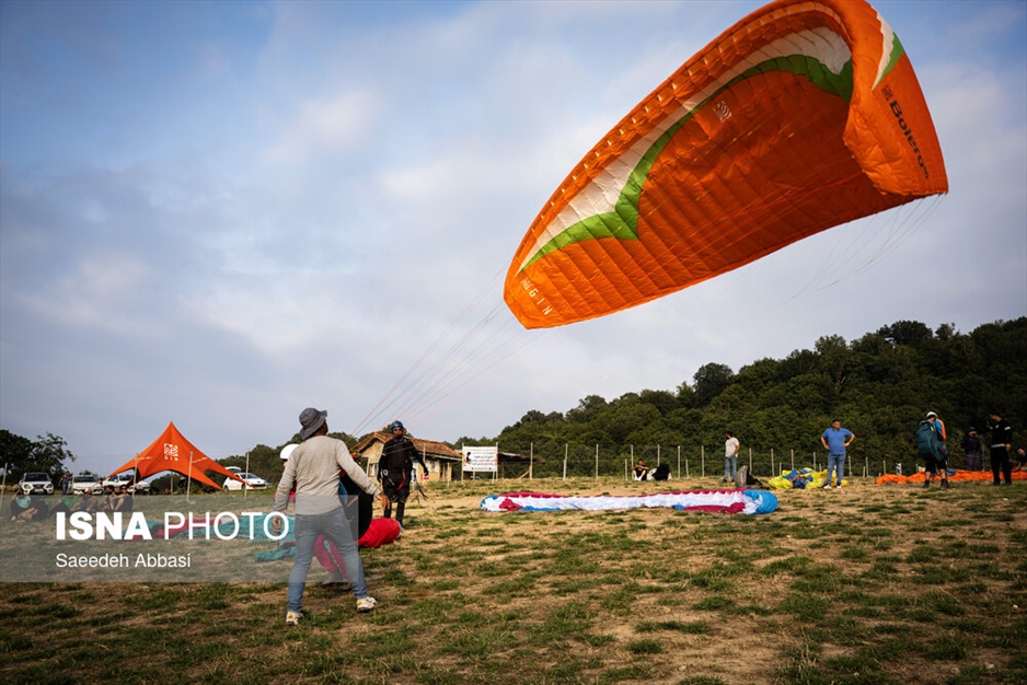 پرواز با پاراگلایدر در مازندران