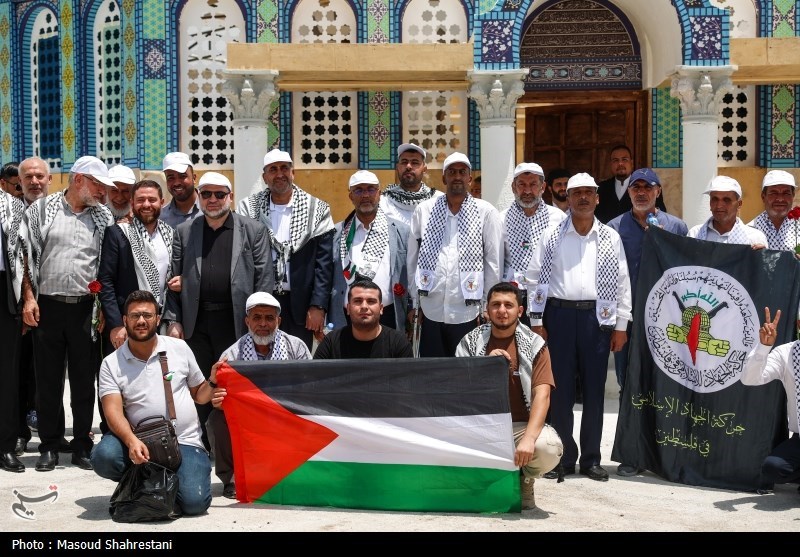 بازدید بیش از ۱۰۰ خانواده شهدای غزه از برج میلاد