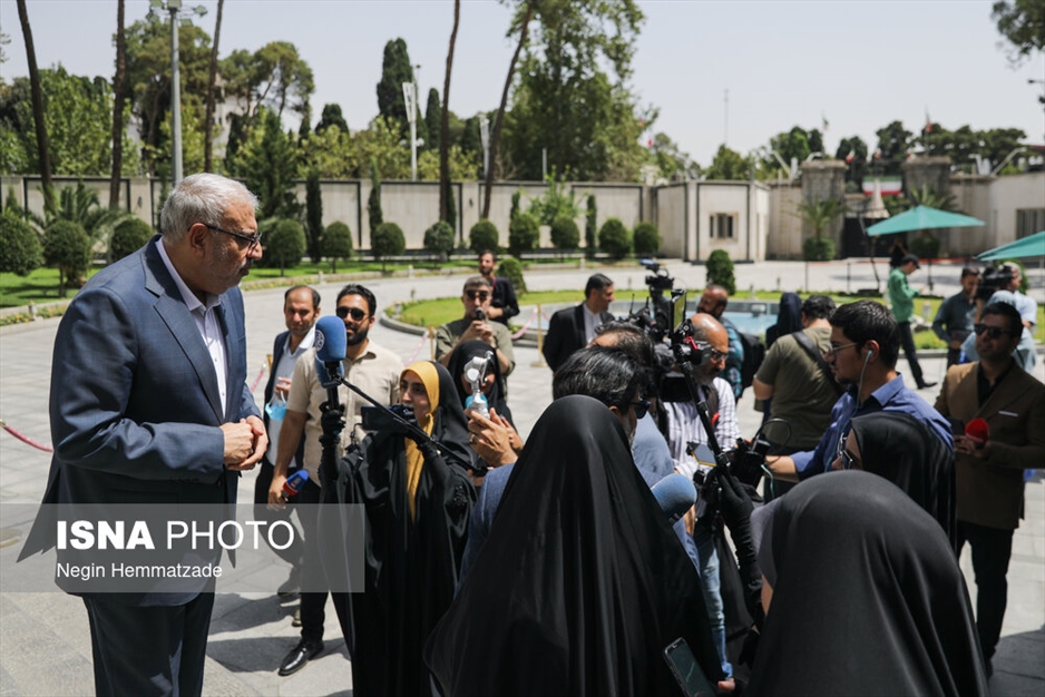 حاشیه جلسه هیات دولت - ۱۳ تیر