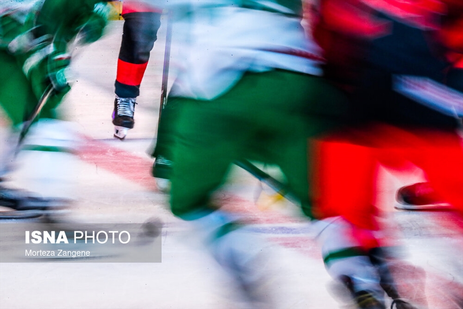 دیدار تیم‌های ملی بزرگسالان و جوانان هاکی روی یخ