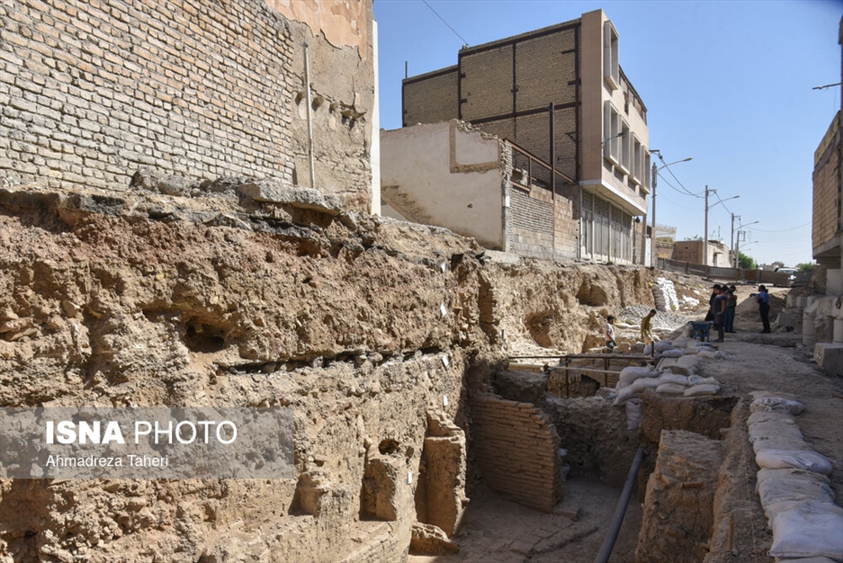 کاوش در گذر کمرزرین اصفهان