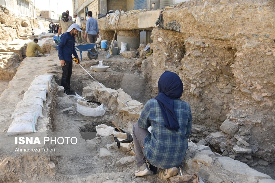 کاوش در گذر کمرزرین اصفهان