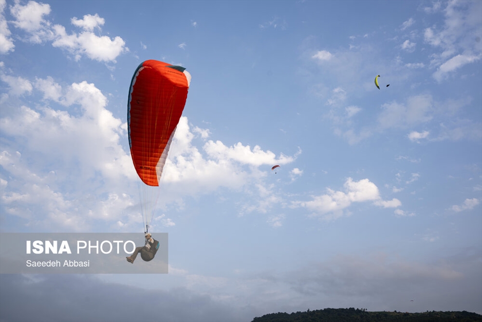 پرواز با پاراگلایدر در مازندران