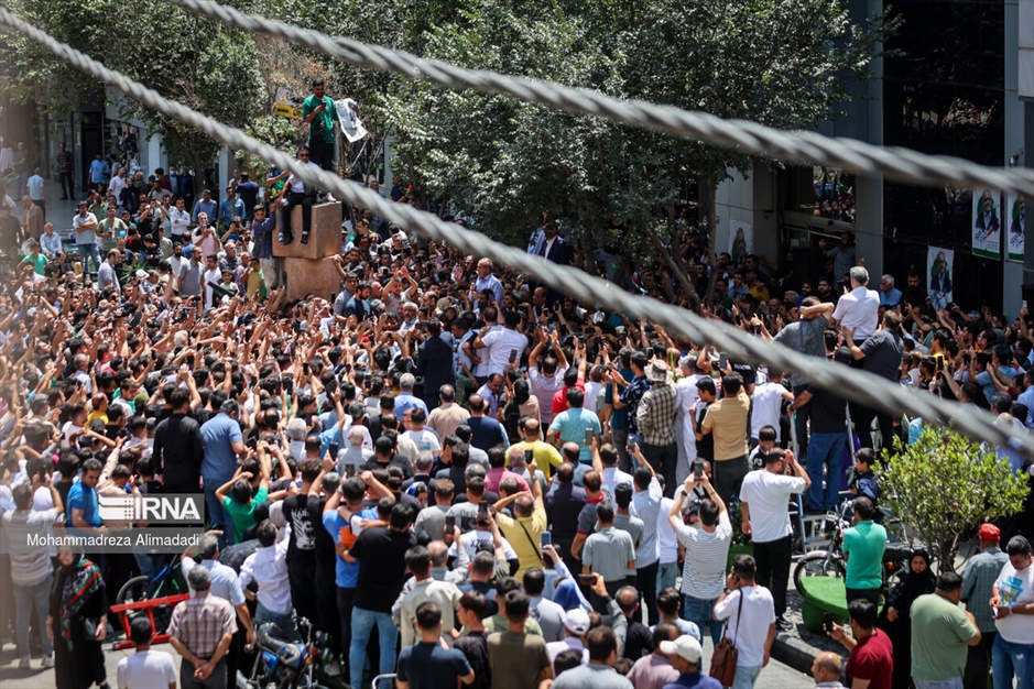 حضور «مسعود پزشکیان» در بازار شوش