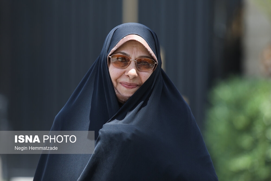 حاشیه جلسه هیات دولت - ۱۳ تیر