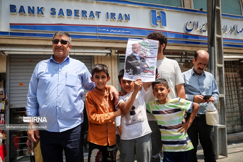 حضور «مسعود پزشکیان» در بازار شوش