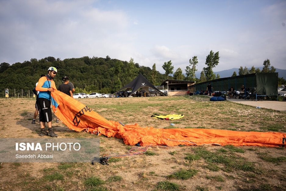 پرواز با پاراگلایدر در مازندران