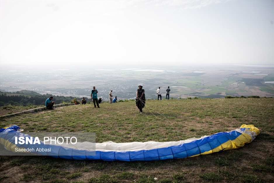 پرواز با پاراگلایدر در مازندران