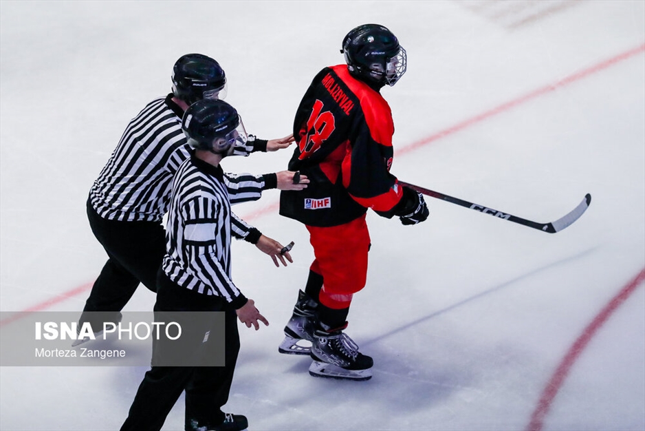 دیدار تیم‌های ملی بزرگسالان و جوانان هاکی روی یخ