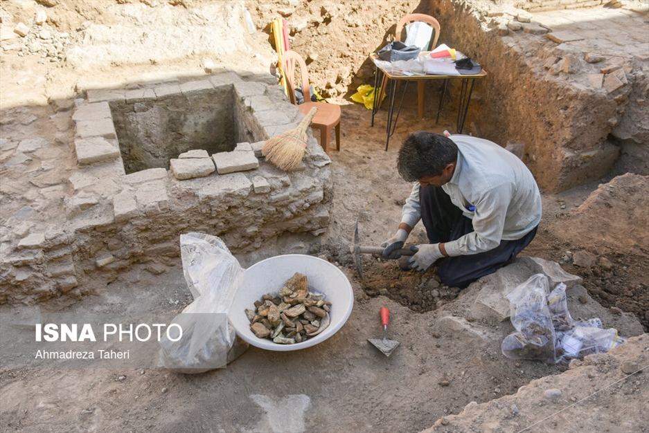 کاوش در گذر کمرزرین اصفهان