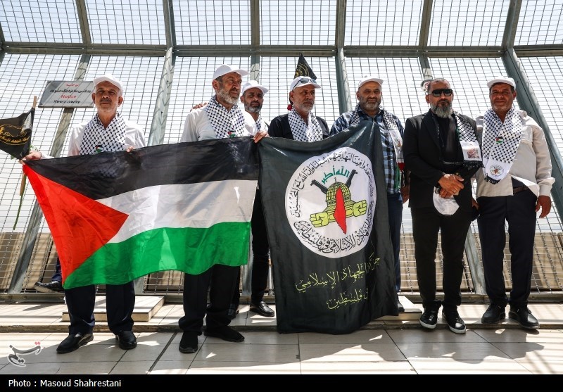 بازدید بیش از ۱۰۰ خانواده شهدای غزه از برج میلاد