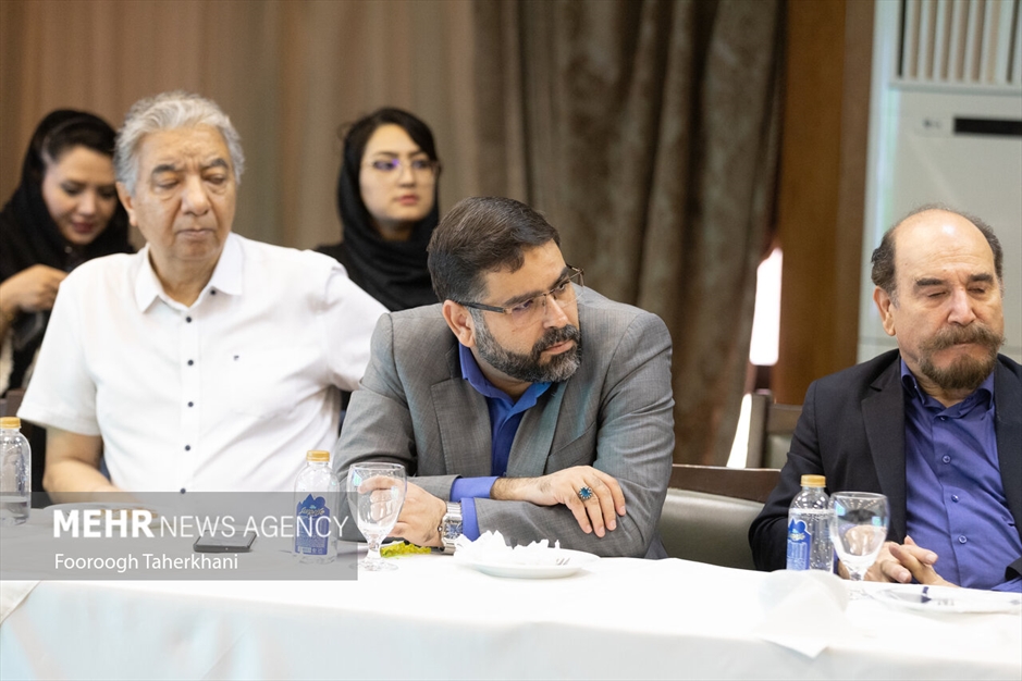نشست مسعود پزشکیان با اهالی فرهنگ و هنر