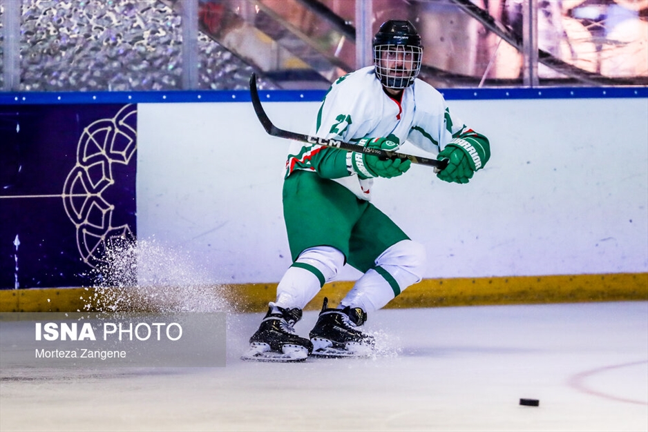دیدار تیم‌های ملی بزرگسالان و جوانان هاکی روی یخ