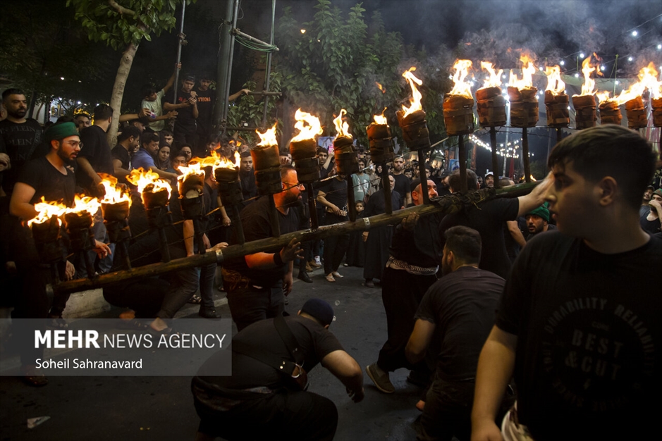 آیین مشعل گردانی در دولت آباد
