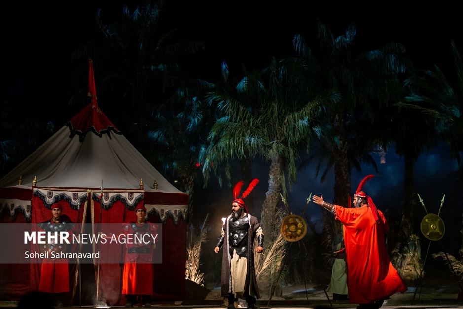 نمایش «تنهاتر از مسیح»