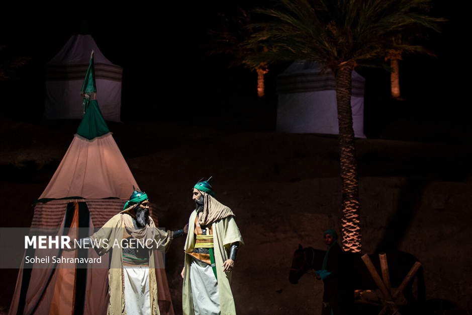 نمایش «تنهاتر از مسیح»