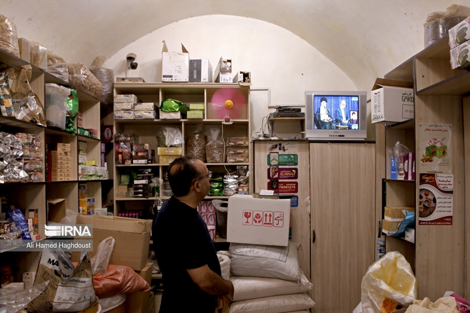 تماشای مراسم تنفیذ حکم ریاست جمهوری در تبریز