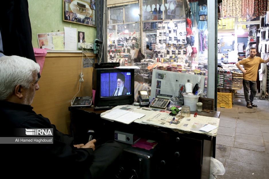 تماشای مراسم تنفیذ حکم ریاست جمهوری در تبریز