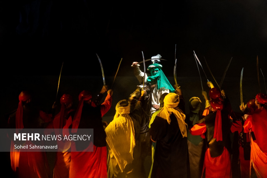 نمایش «تنهاتر از مسیح»